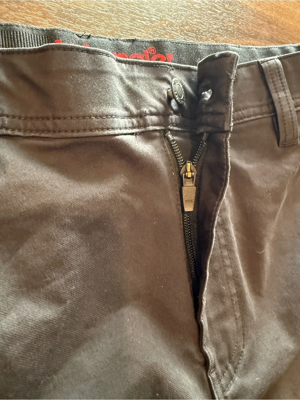 Wrangler Men’s size 34 waist Black Cargo Shorts. NWOT.